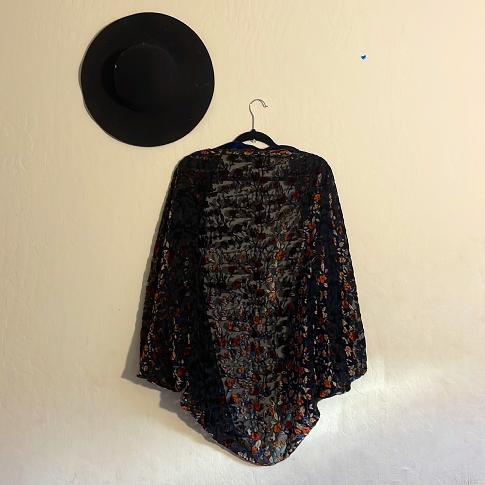 Floral Butterfly Sleeve Cardigan - Picture 3 of 6